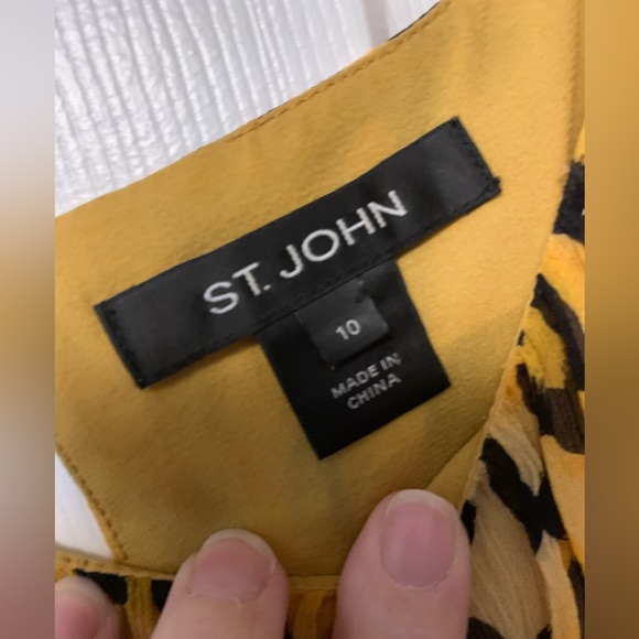 St. John Yellow Leopard Print Sleeveless Tank - Picture 2 of 4